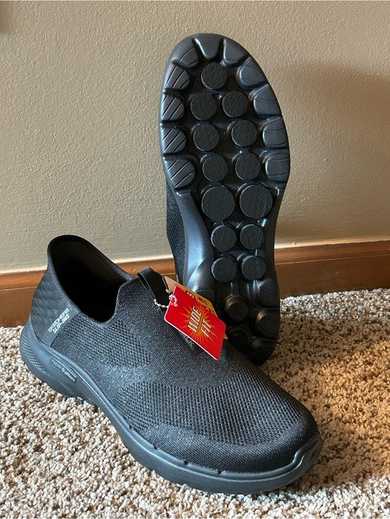 Skechers Shoes - Skechers GoWalk 6 triple black hands free with hyper pillars women's size 9 Wide